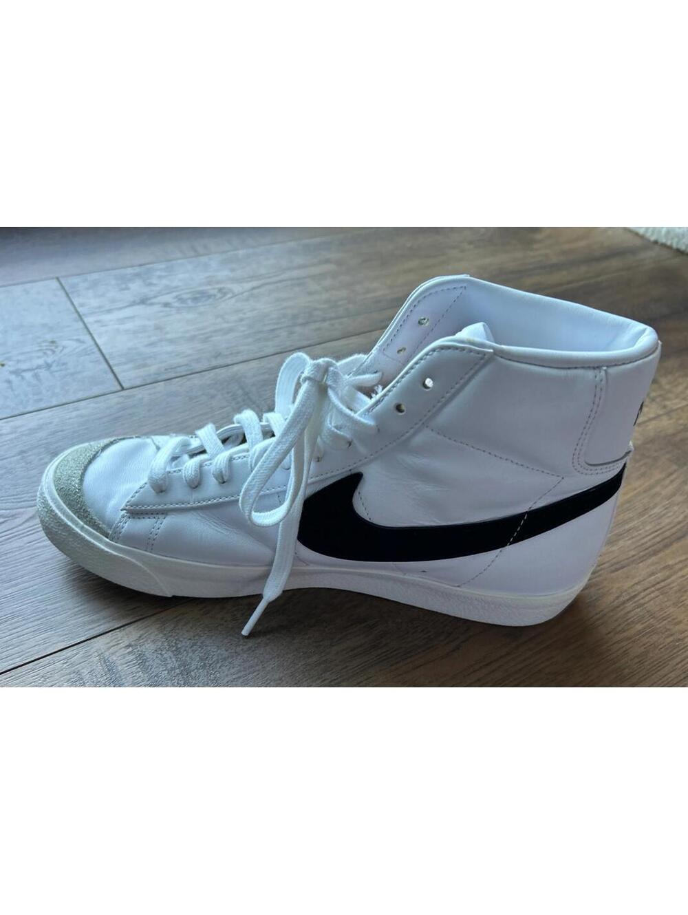 Nike Blazer Mid '77 Vintage Women's Sneakers White/Black, Size US 9.5 - Picture 3 of 10